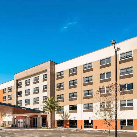 Holiday Inn Express & Suites Jacksonville - Town Center By Ihg Exterior foto