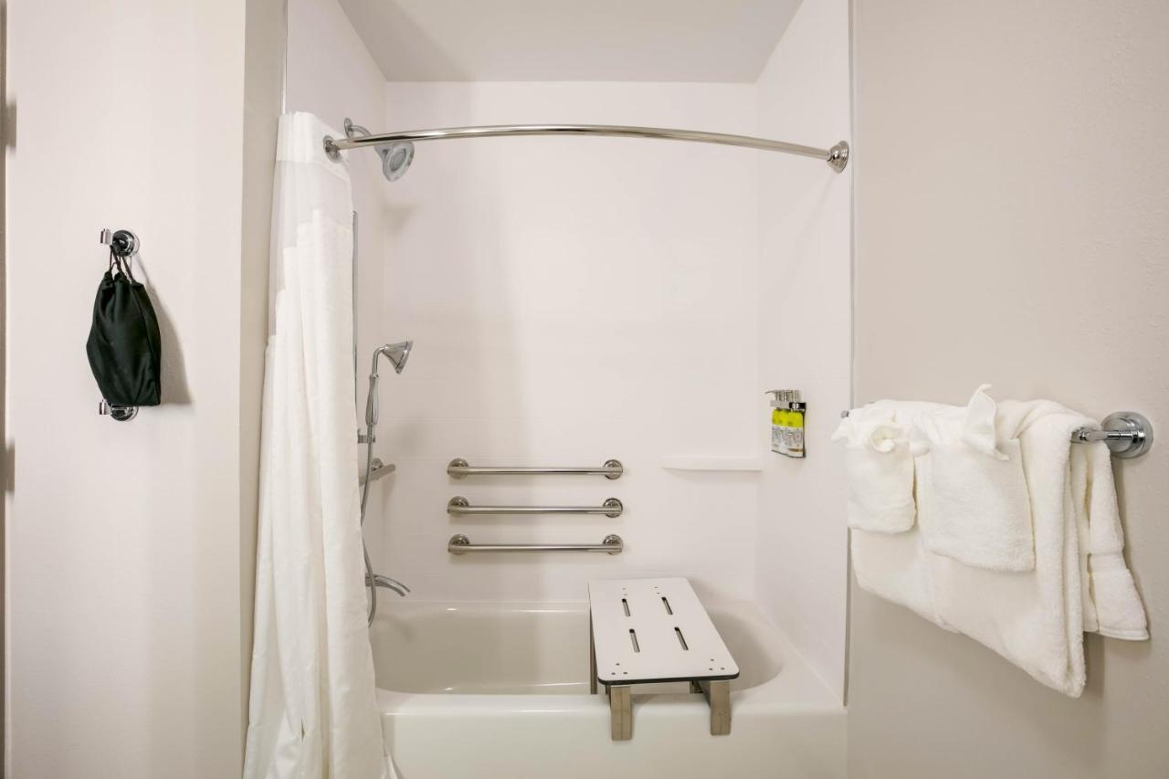 Holiday Inn Express & Suites Jacksonville - Town Center By Ihg Exterior foto