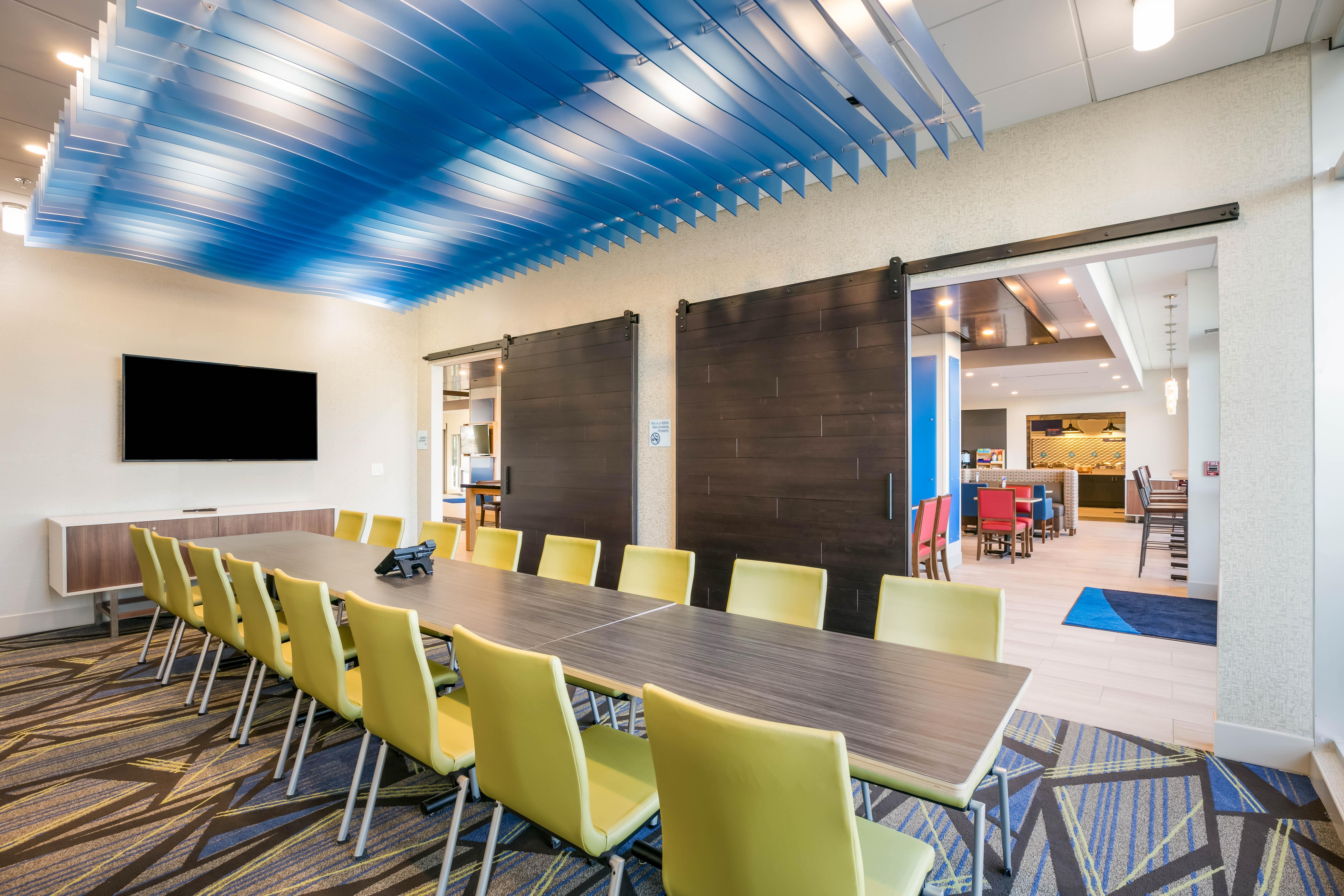 Holiday Inn Express & Suites Jacksonville - Town Center By Ihg Exterior foto