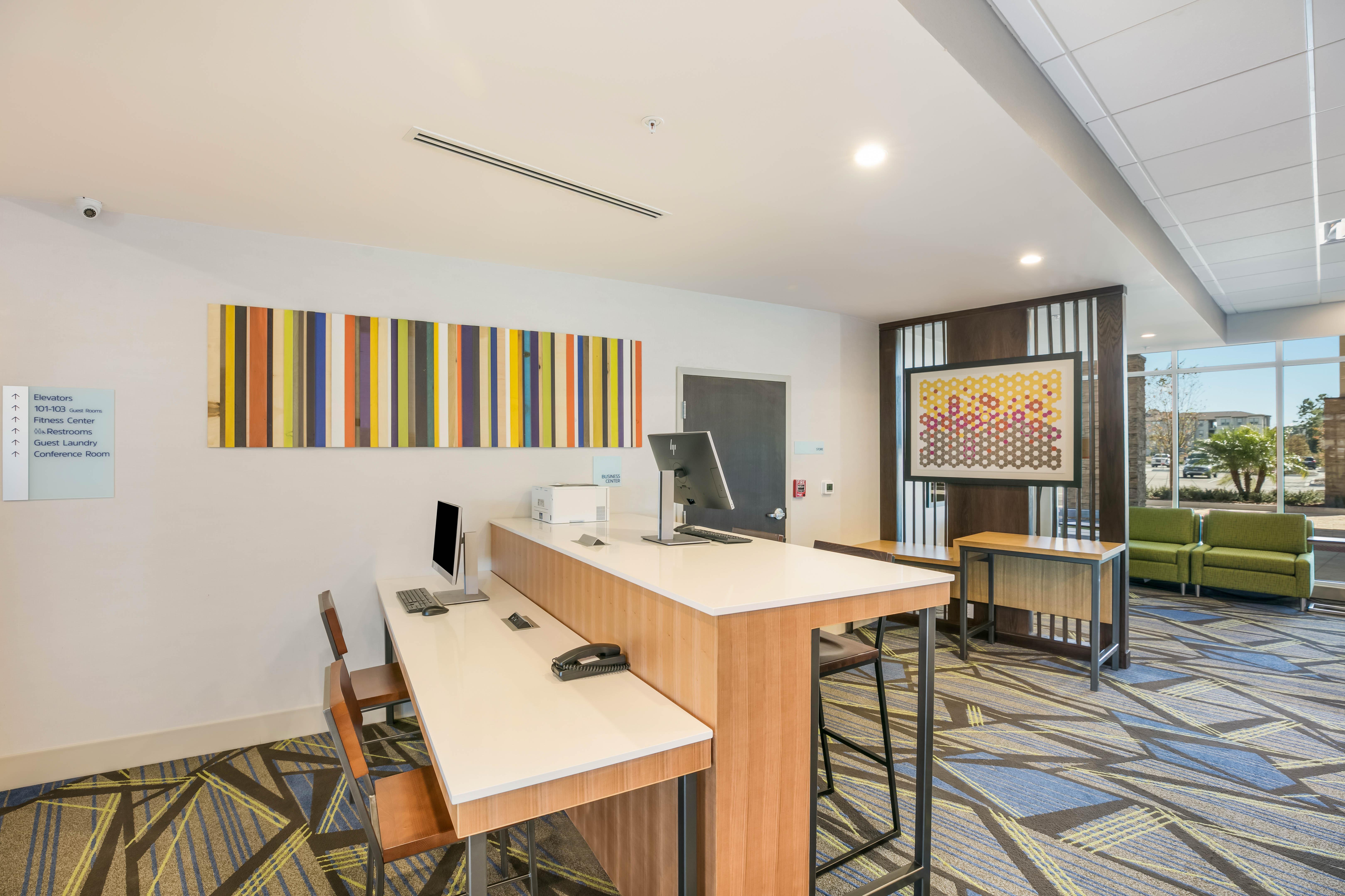 Holiday Inn Express & Suites Jacksonville - Town Center By Ihg Exterior foto